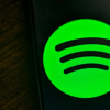 Spotify添加了新的播客功能包括民意调查